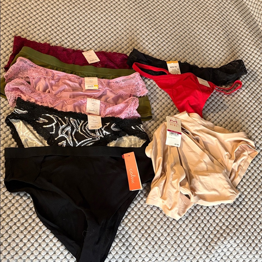 NWT Women’s size Medium Underwear Mixed Panties Lot (11) Pairs